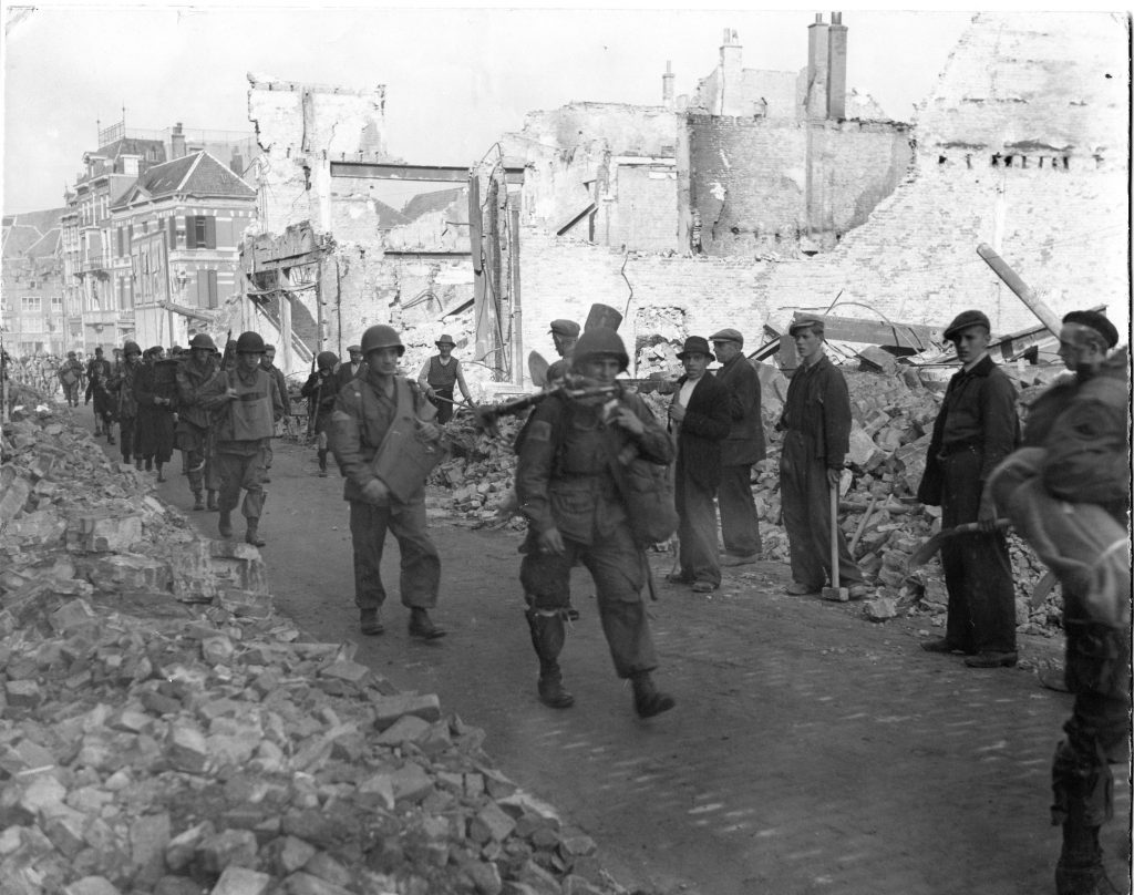 A photo taken by Norman Elson of the 101st Airborne Division