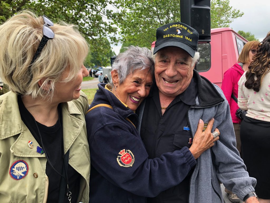 Flo and Dany Boucherie Greet Vincent Sparanza